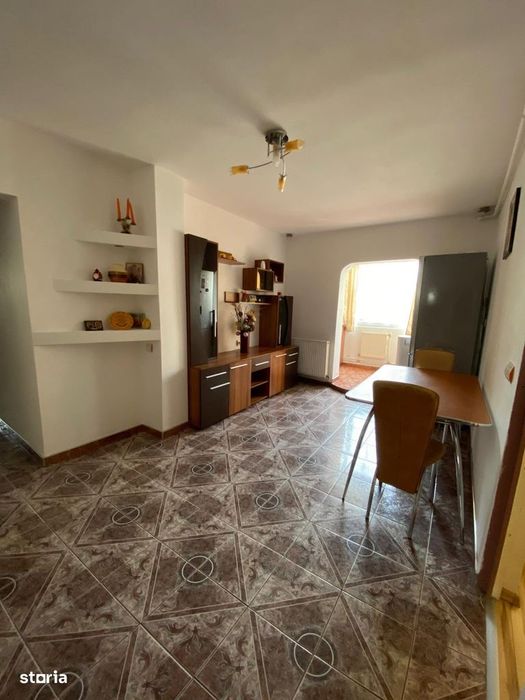 Apartament 3 camere 70mp Stadion finisat mobilat — fotografia 1