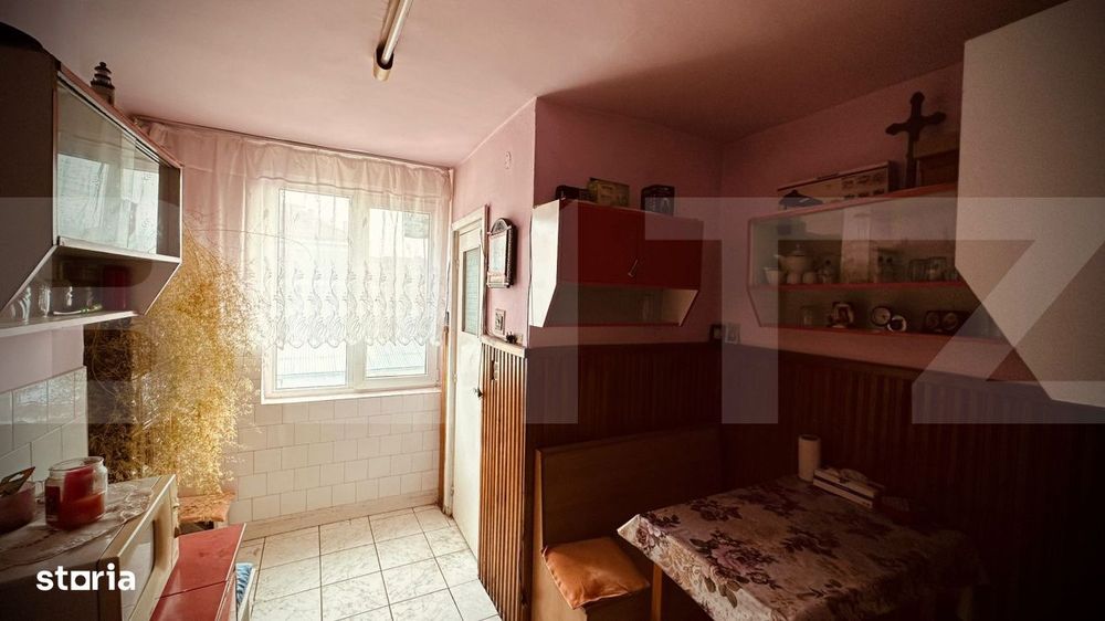 Apartament cu 3 camere si balcon, decoamandat, spatios si calduros in