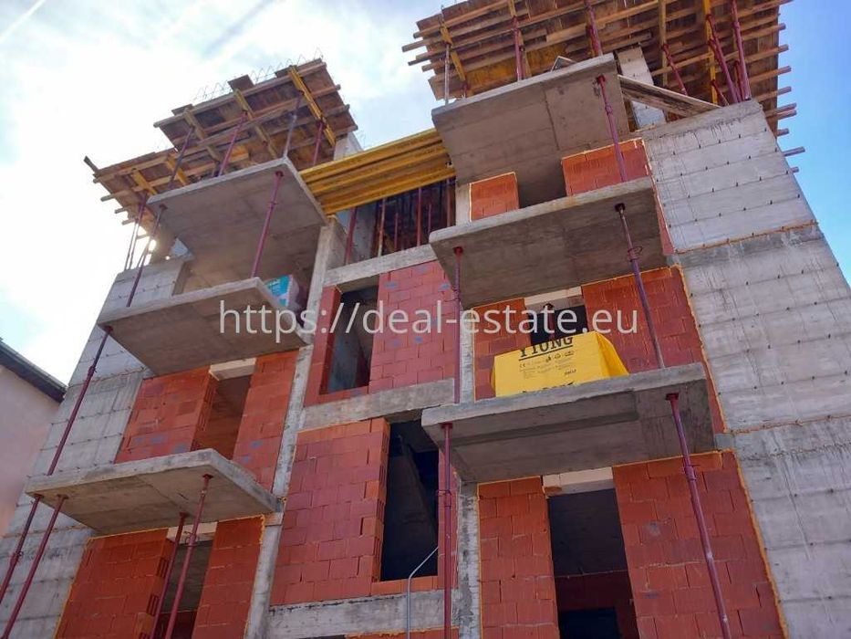 Продава се Многостаен апартамент в Благоевград, Широк център - 233 кв.м за 950 €/кв.м - Снимка #3