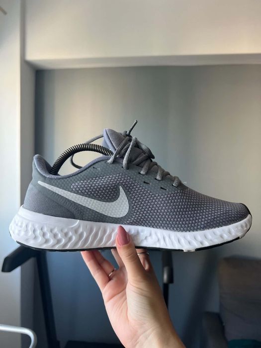 Nike Revolution 5, mărimea 40