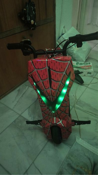 Tricicletă electricâ drift pentru copii viteza 15km/h roșu spiderman