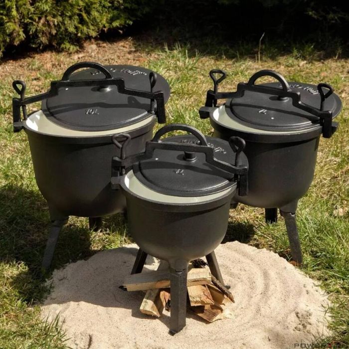 Ceaun din fonta emailata cu picioare si capac, 10litri, negru,