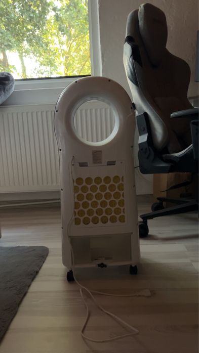 Racitor de aer fara palete cu ionizator si lumina LED Evareer marca INNOVAGOODS