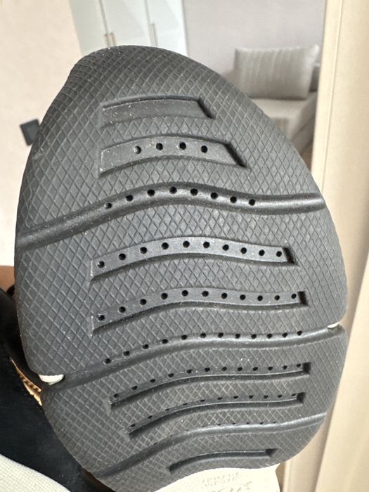 Продам крассовки