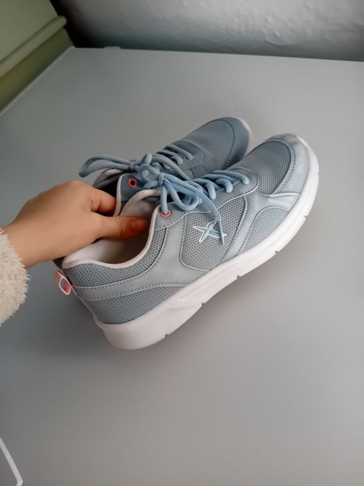 Маратонки и летни сандали