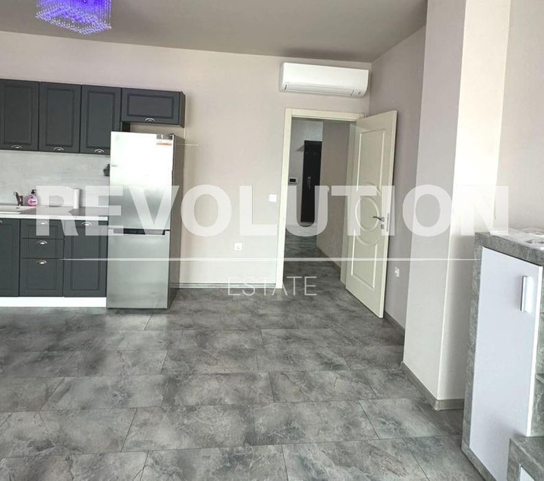 Дава се под наем Тристаен апартамент в Варна, Бриз - 65 кв.м за 1200 € - Снимка #2