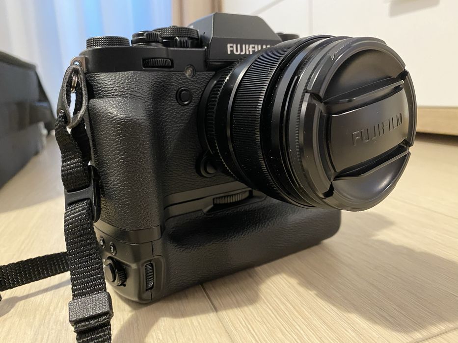 Obiective Fujinon 56mm 1.2 & 23mm 1.4 & grip vertical VG XT3 + baterii
