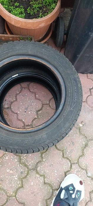 Vand 2 anvelope de iarna, Debica