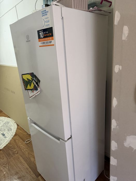Холодильник indesit