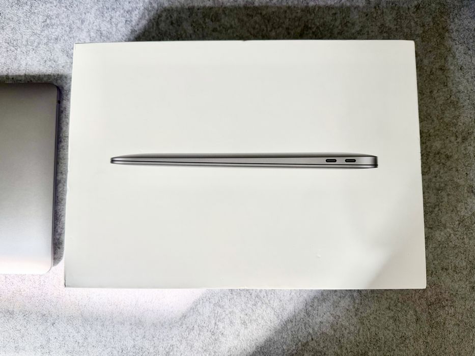 Macbook Air 2020 M1/8/256 space gray