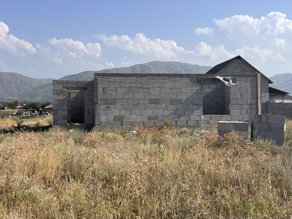 Продам дом недостроенный