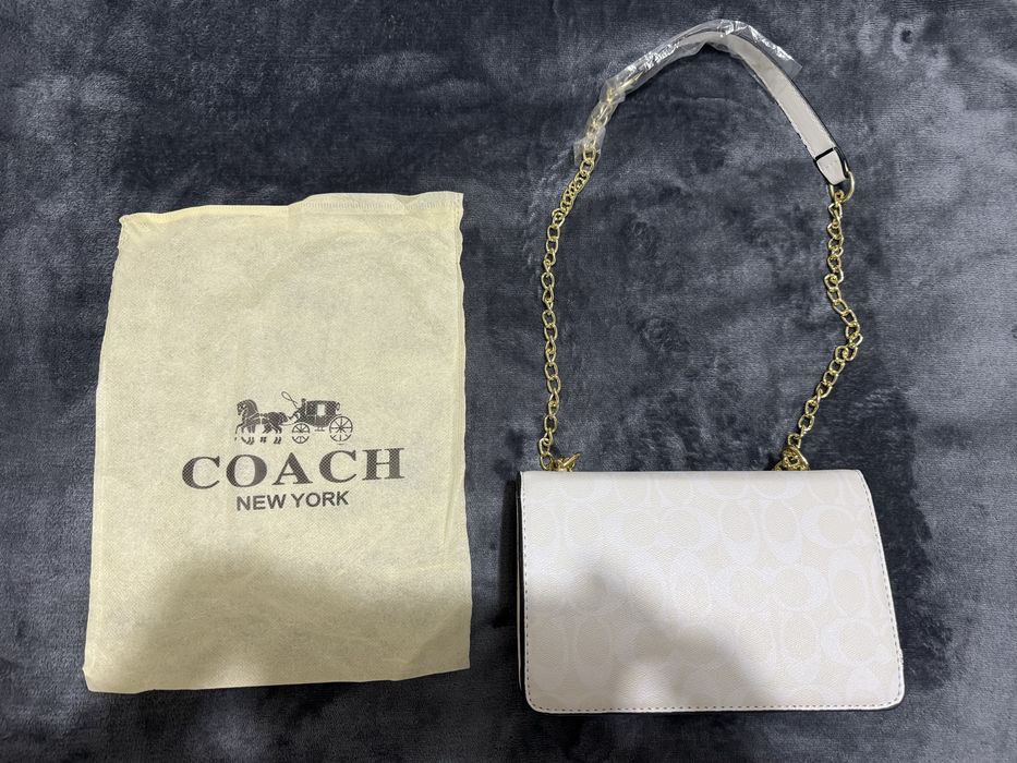 Geantă Coach culoarea alb