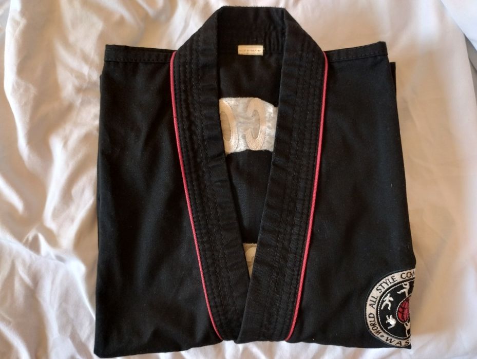 Vând kimono arte marțiale de contact