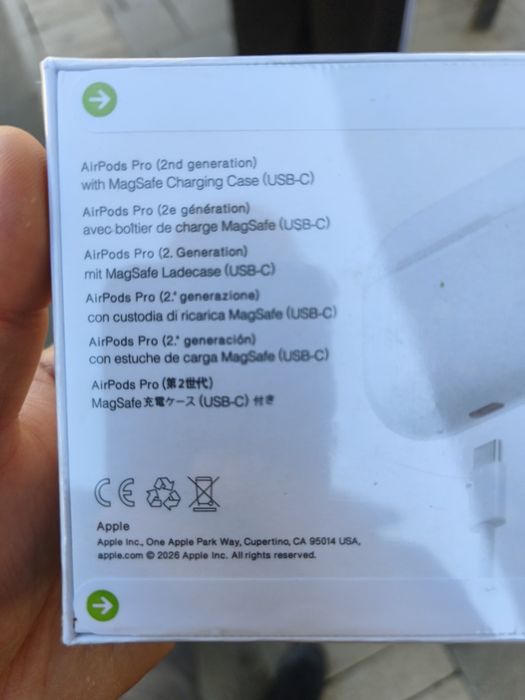 Продам наушники безпроводные айрподс