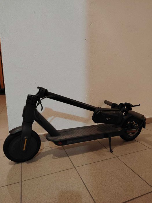 Vand trotineta electrica XIAOMI stare impecabila