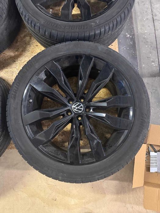 Jante Volkswagen Touareg R21 Originale Suzuka III BRIDGESTONE VARA