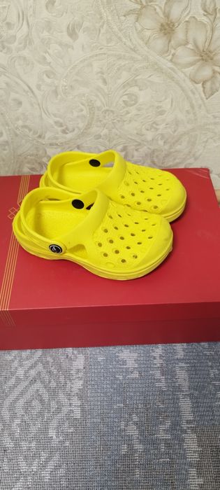 Продам детские коньки