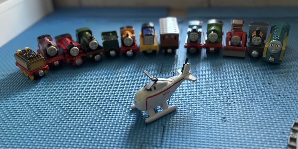 Colectie trenulete din metal Thomas  si prietenii (14 piese)si 6 piese Chuggington