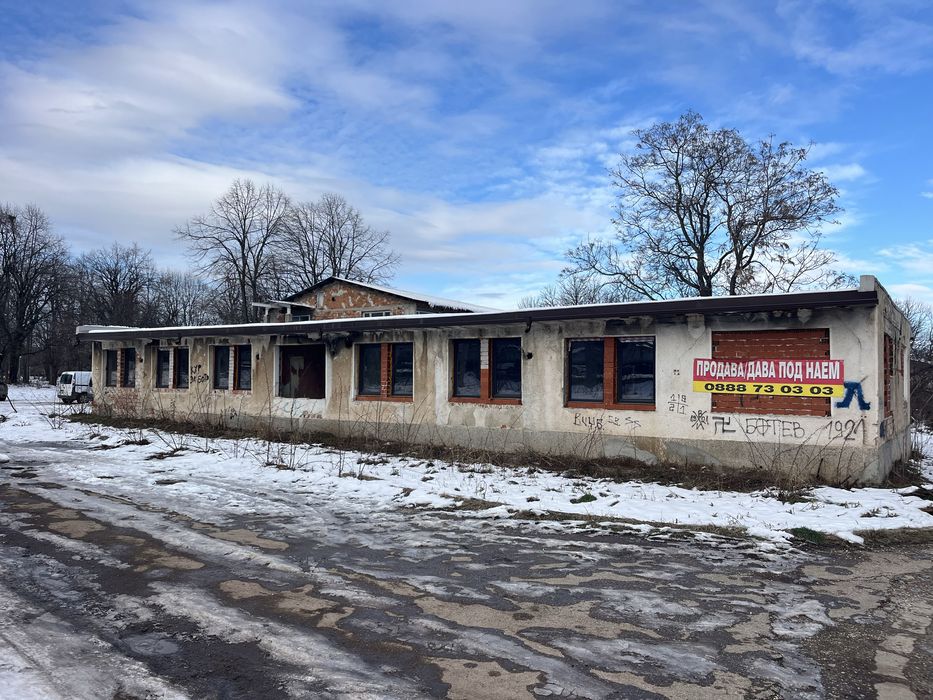 Самостоятелна сграда с 4 апартамента и 7 еденични съай