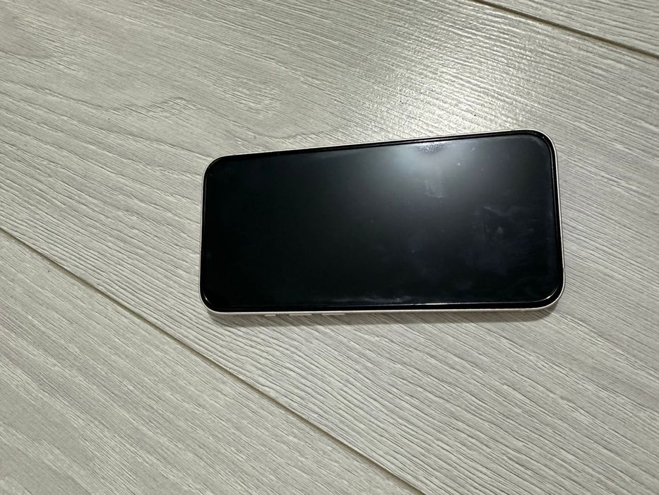 Продам айфон 13 128г