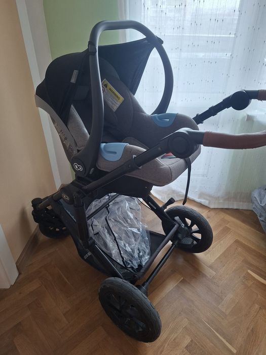 Бебешка количка  3 в 1 Kinderkraft в сиво 0+