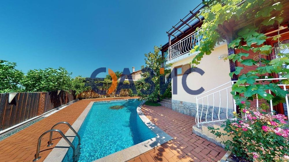 Къща с 4 спални 264 кв.м., в село. Кошарица, България, 385 000 евро