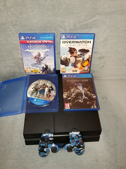 Consola PLAYSTATION 4 + 4 jocuri 1 controller ps4