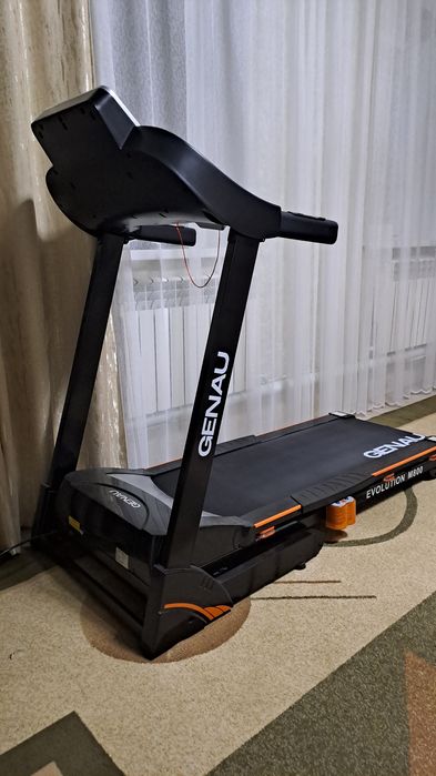 Беговая дорожка Genau evolution m800