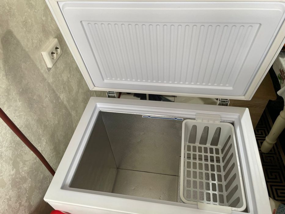 Продам морозильник