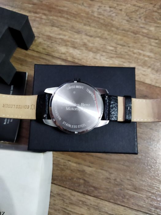 Продам оригинальные часы Мерседес.