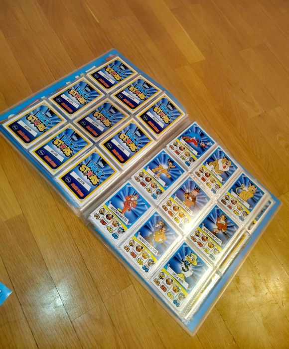 Папка за колекционерски карти Topps Disney Duck Stars