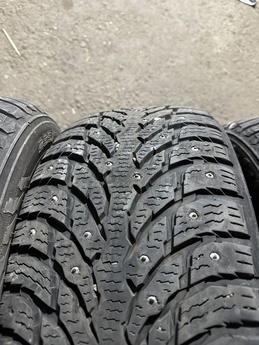 Nokian hakkapeliita 9 235/55/18