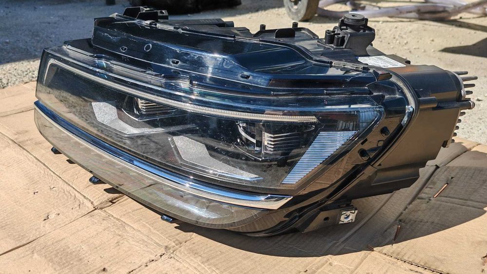 Faruri stânga/dreapta VW Tiguan 2020