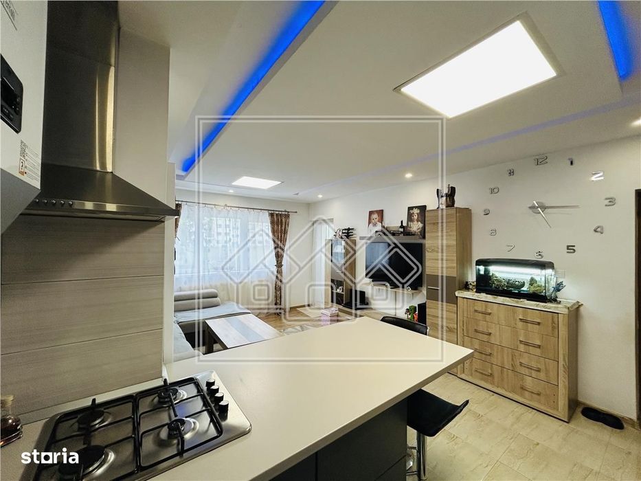 Ap spatios, mobilat si utilat, 3 camere, 2 balcoane, 2 parcari — fotografia 3