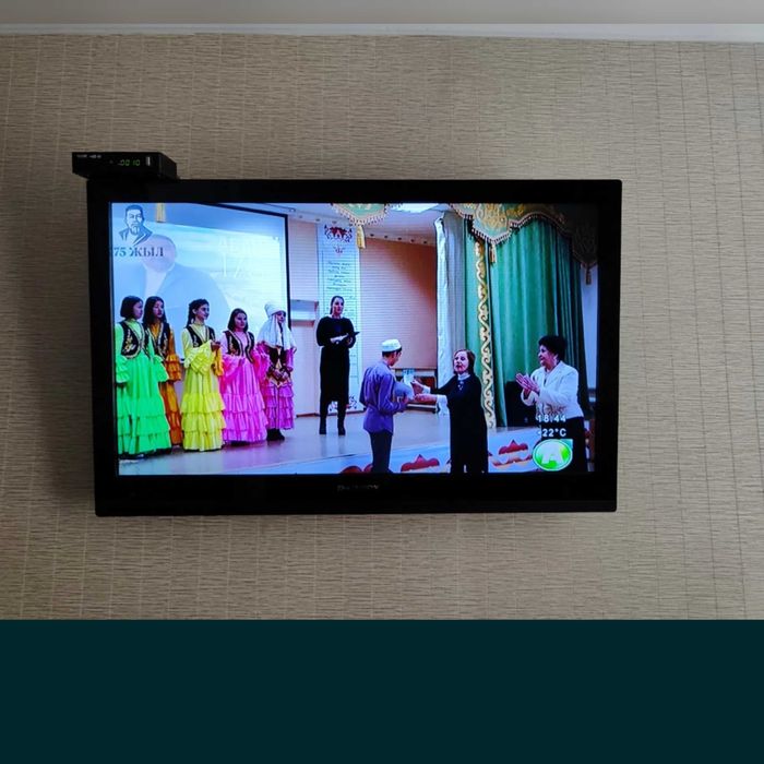 Телевизор диагональ 60см