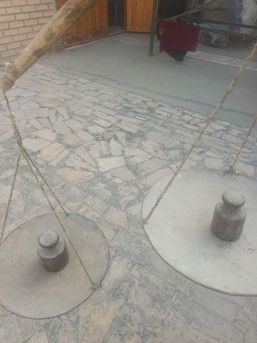 Антиквар  торози сотилади