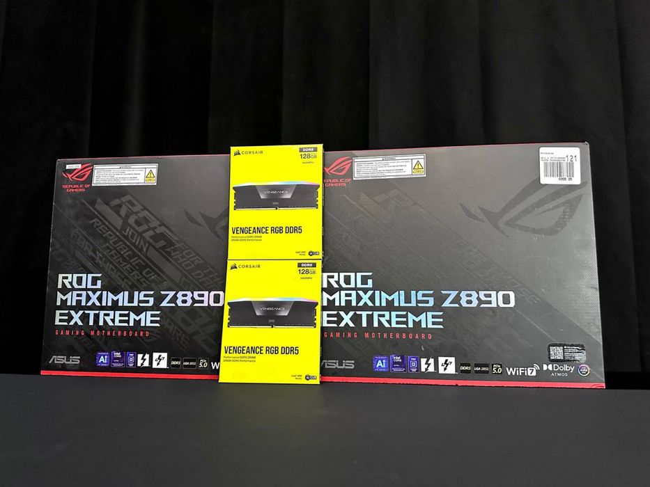 Corsair Vengeance RGB 128GB 2x64GB 6400Mhz + ROG Maximus Z890 Extreme