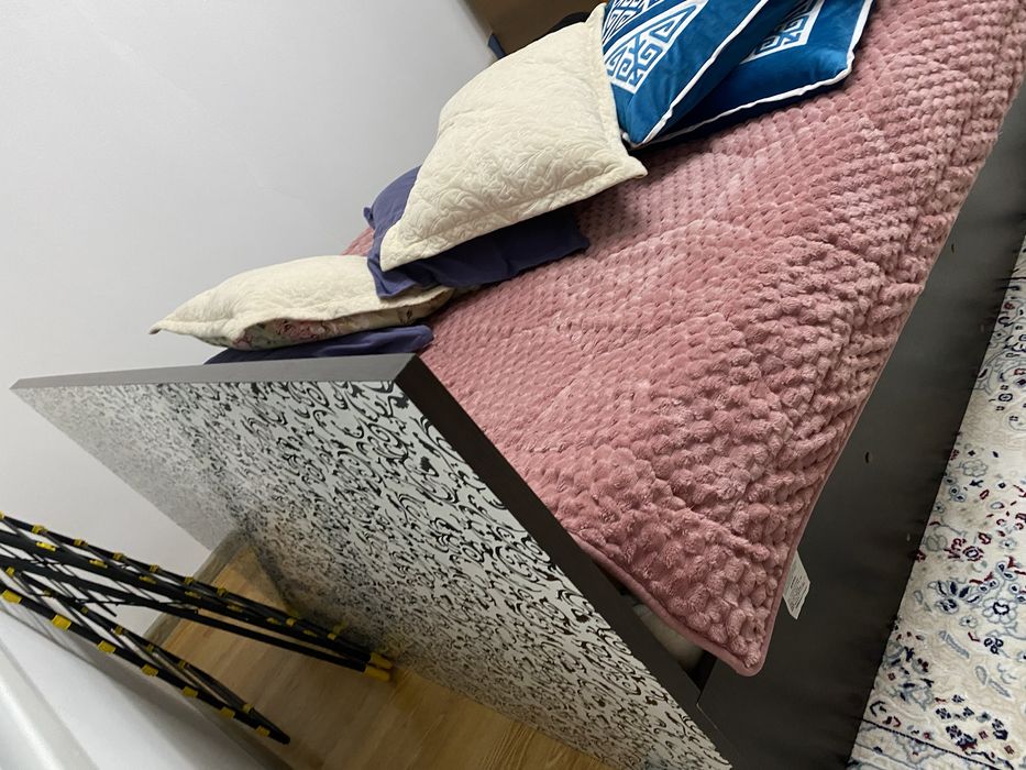 Спальный кровать