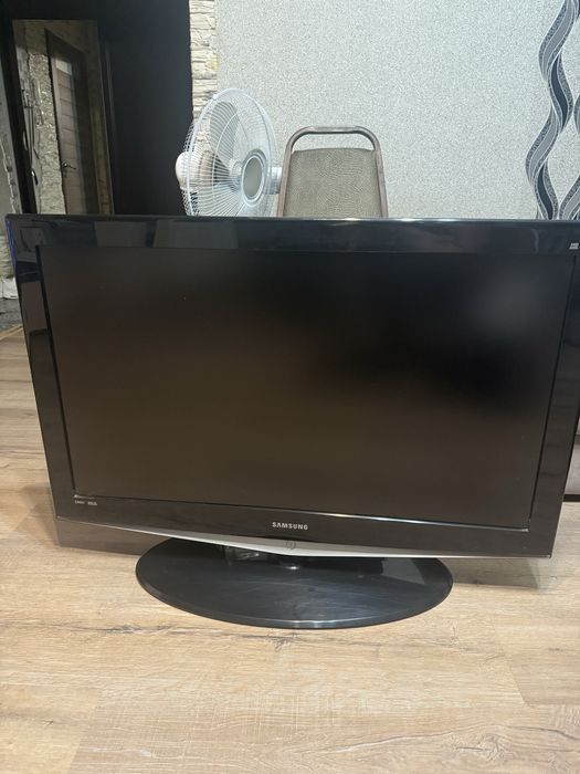 Телевизор samsung