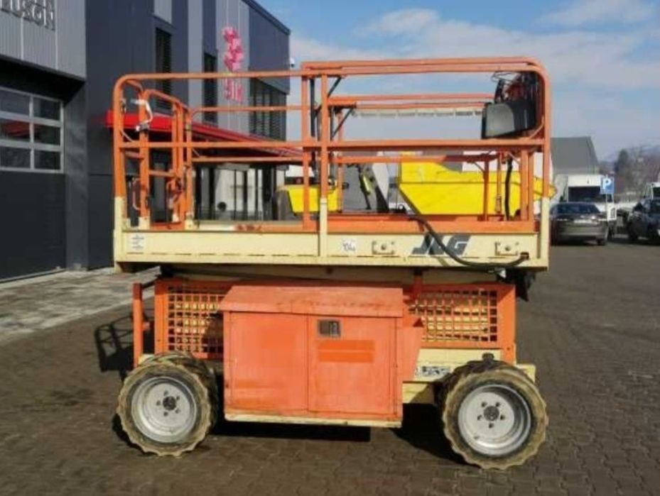 Nacela diesel tip foarfeca marca JLG model 260MRT