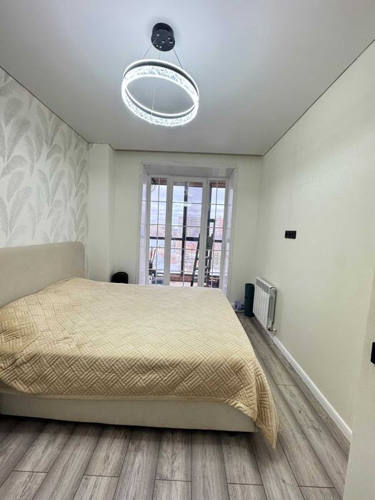 Продам евро 3-х ком., в Центре, район 8 школа