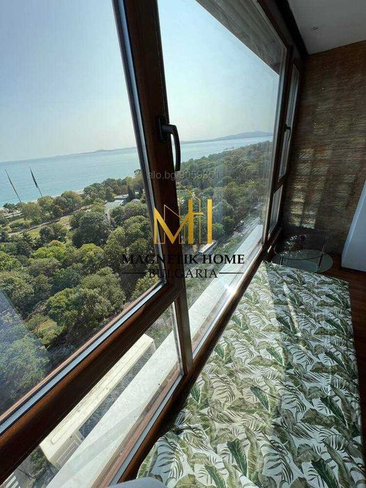 Топ панорама! Двустаен апартамент с гледка към морето в ж.к. Лазур