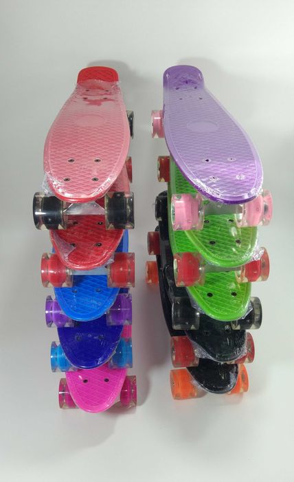 Зелени светещи пениборди скейтборд penny board / пениборд