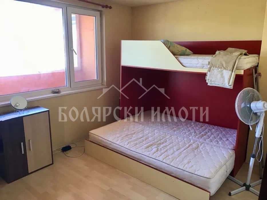Продава се Двустаен апартамент в Велико Търново, Колю Фичето - 50 кв.м за 1648 €/кв.м - Снимка #3