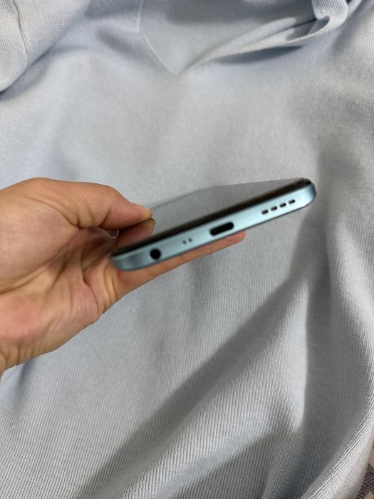 Телефон Realme narzo 50