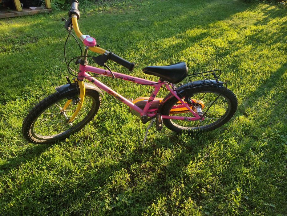 Детско колело  20 цола hera и каски за колела ролери