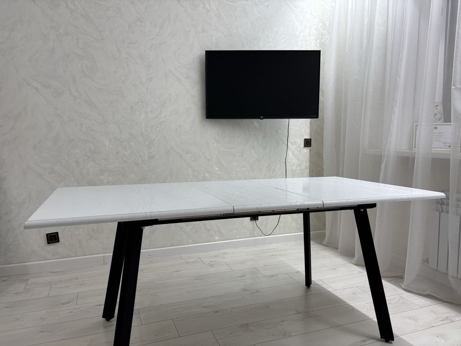 Продам раздвижной стол обеденный