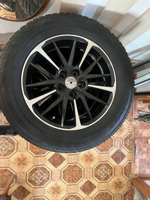 Покрышка шины 17      225/65/17