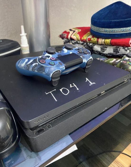 Игровая приставка playstation 4 slim