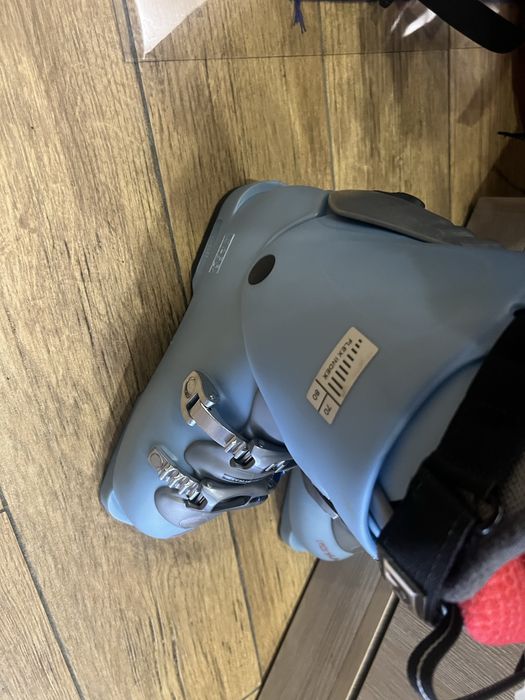 Лыжи ботинки шлем перчатки